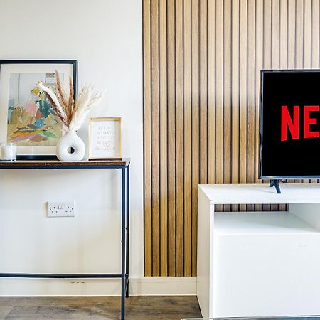 City Centre Emerald Escape - Sleeps-6, 2Beds & 2Baths , Netflix , Free Internet Birmingham Buitenkant foto