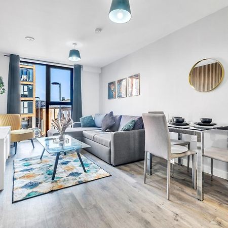 City Centre Emerald Escape - Sleeps-6, 2Beds & 2Baths , Netflix , Free Internet Birmingham Buitenkant foto