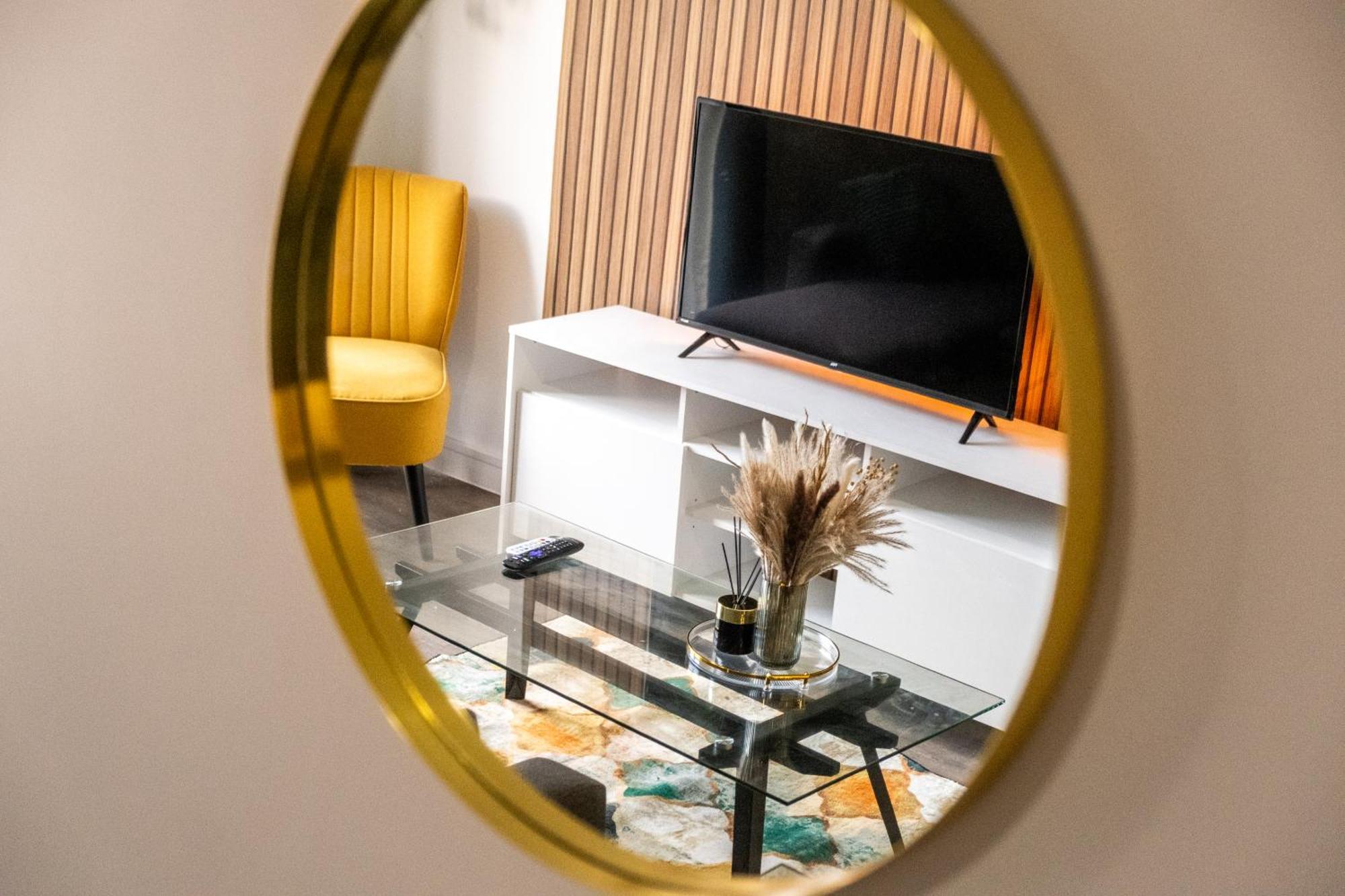 City Centre Emerald Escape - Sleeps-6, 2Beds & 2Baths , Netflix , Free Internet Birmingham Buitenkant foto
