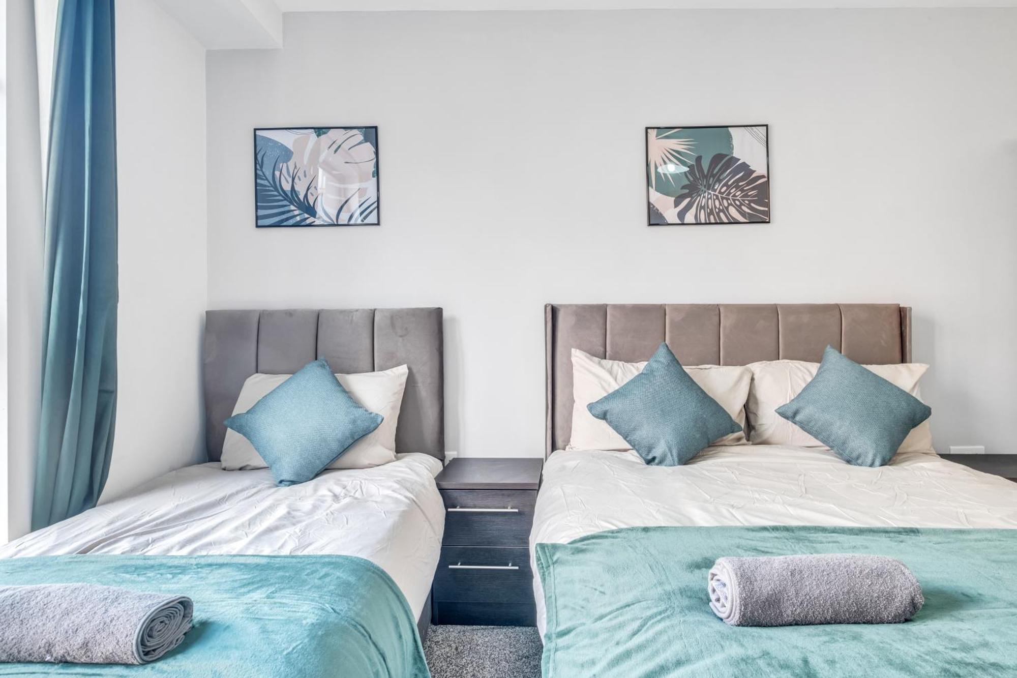 City Centre Emerald Escape - Sleeps-6, 2Beds & 2Baths , Netflix , Free Internet Birmingham Buitenkant foto