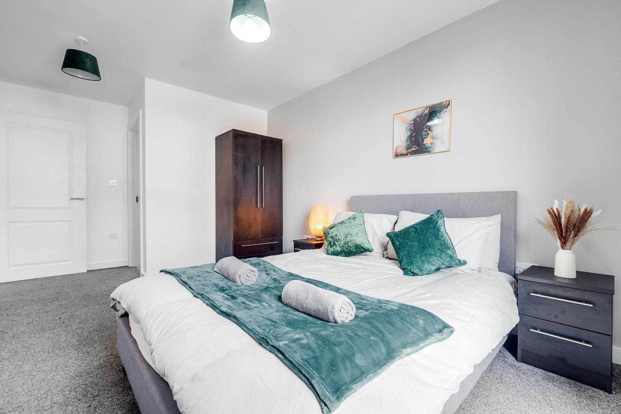 City Centre Emerald Escape - Sleeps-6, 2Beds & 2Baths , Netflix , Free Internet Birmingham Buitenkant foto