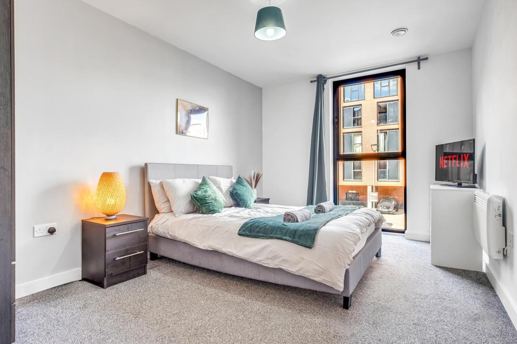 City Centre Emerald Escape - Sleeps-6, 2Beds & 2Baths , Netflix , Free Internet Birmingham Buitenkant foto