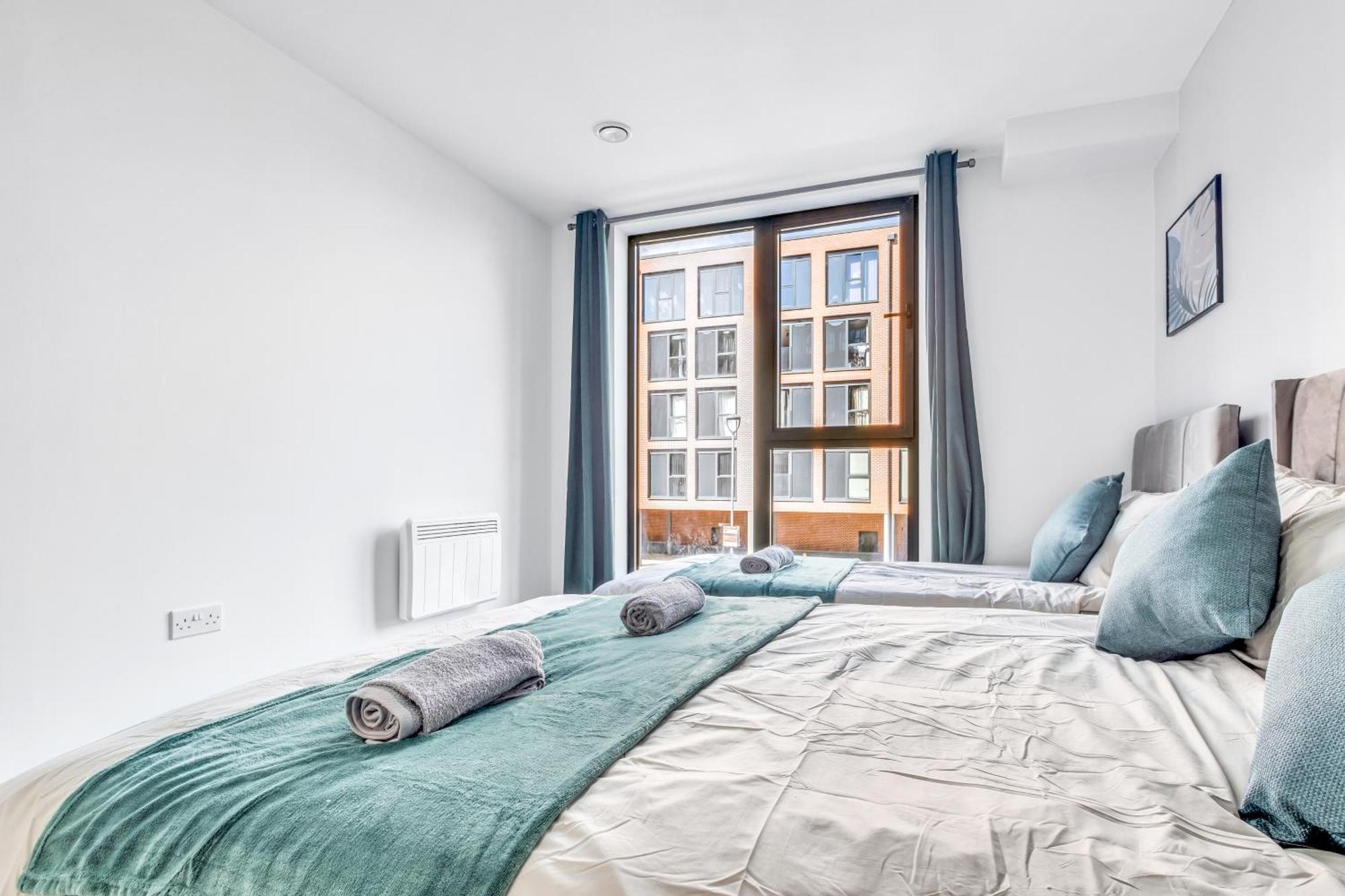 City Centre Emerald Escape - Sleeps-6, 2Beds & 2Baths , Netflix , Free Internet Birmingham Buitenkant foto